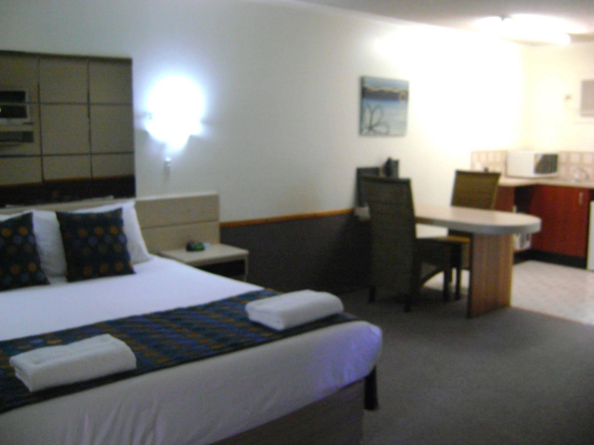 Rockhampton Court Motor Inn Eksteriør billede