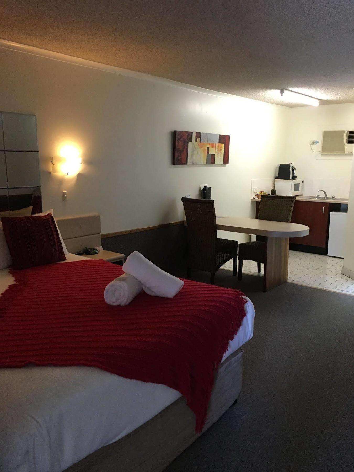Rockhampton Court Motor Inn Eksteriør billede